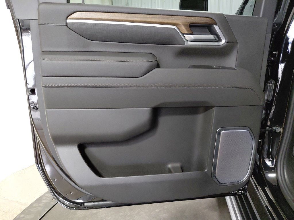 2026 Chevrolet Silverado 3500HD High Country - Photo 15
