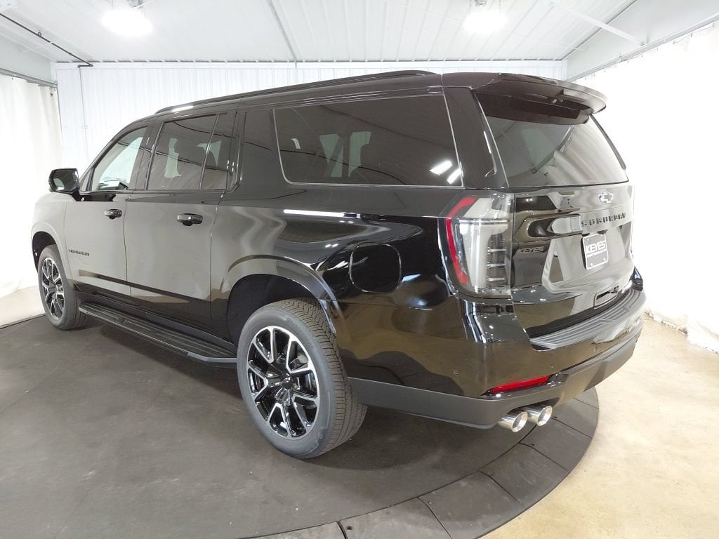 2026 Chevrolet Suburban RST - Photo 6