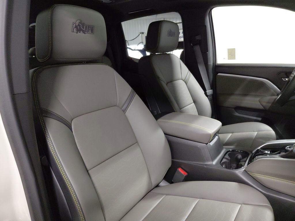 2026 Chevrolet Colorado ZR2 - Photo 21