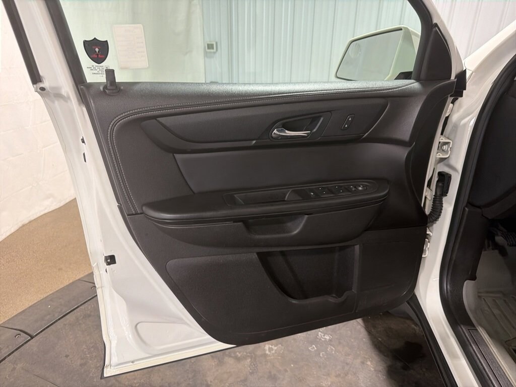 Used 2014 Chevrolet Traverse LT SUV