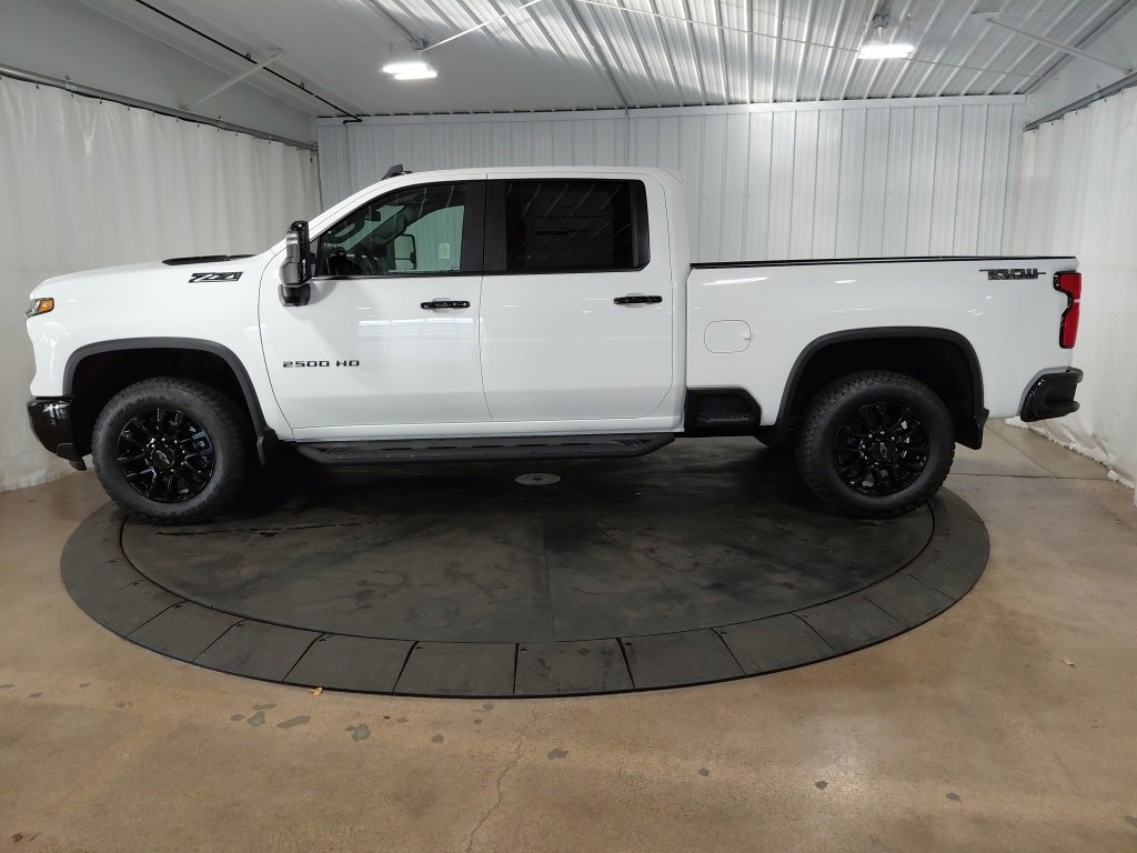 2026 Chevrolet Silverado 2500HD LT photo 2