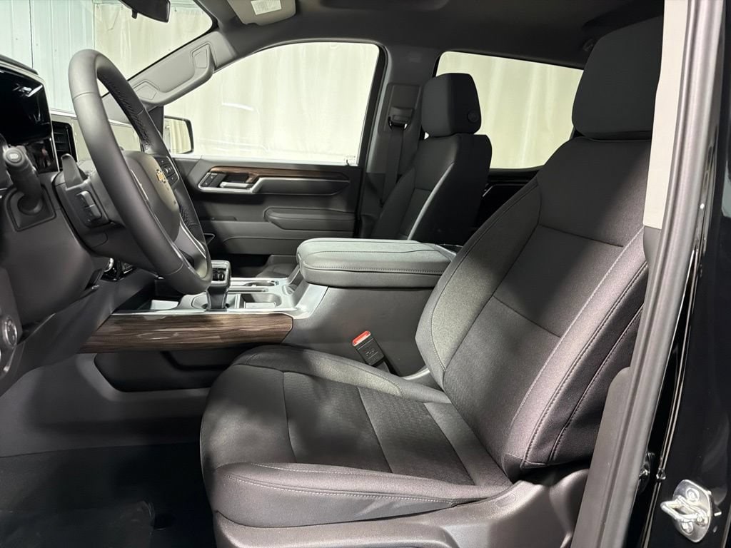 2026 Chevrolet Silverado 1500 LT - Photo 5