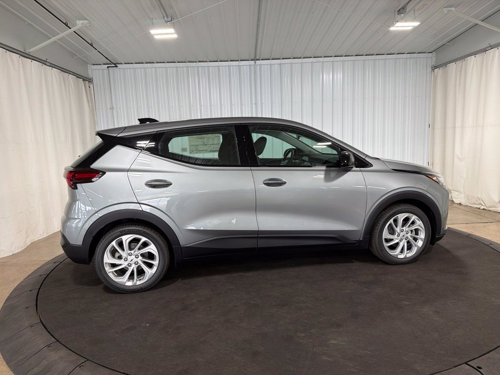 2027 Chevrolet Bolt LT - Photo 10