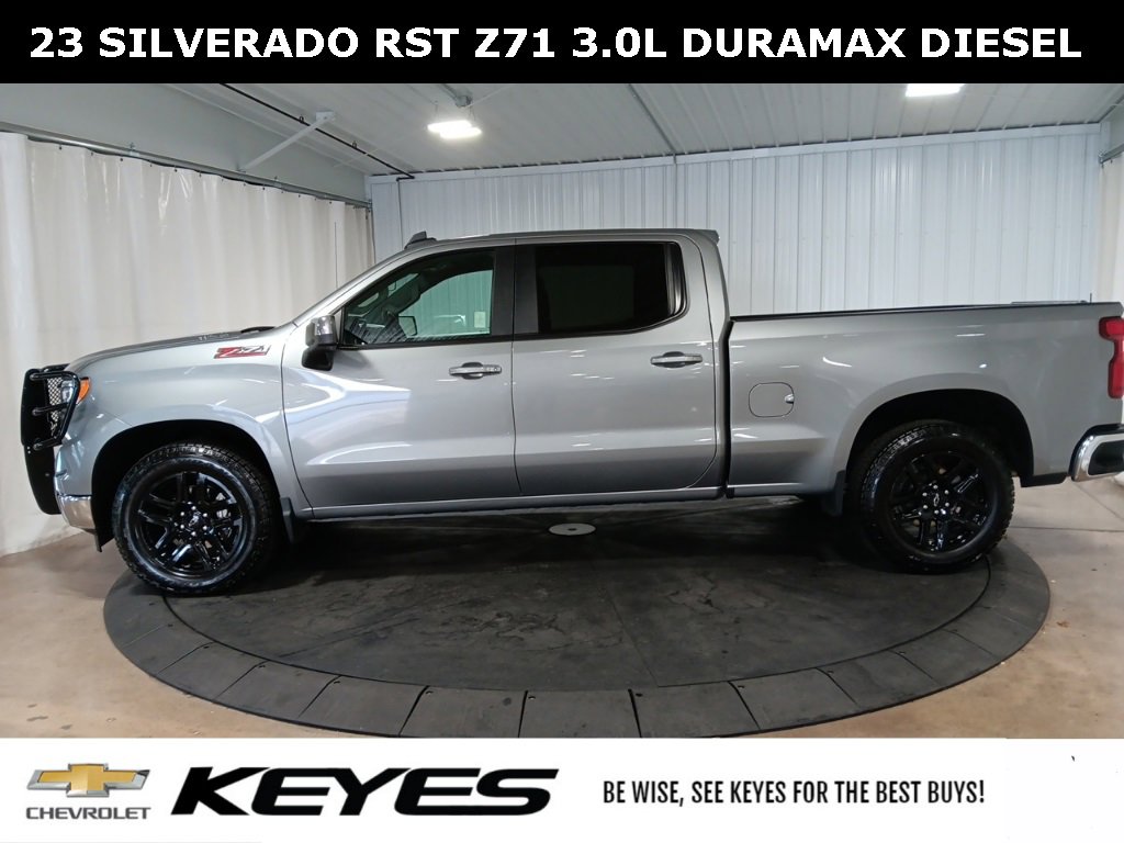 Used 2023 Chevrolet Silverado 1500 LT with VIN 1GCUDDE88PZ192592 for sale in Menomonie, WI
