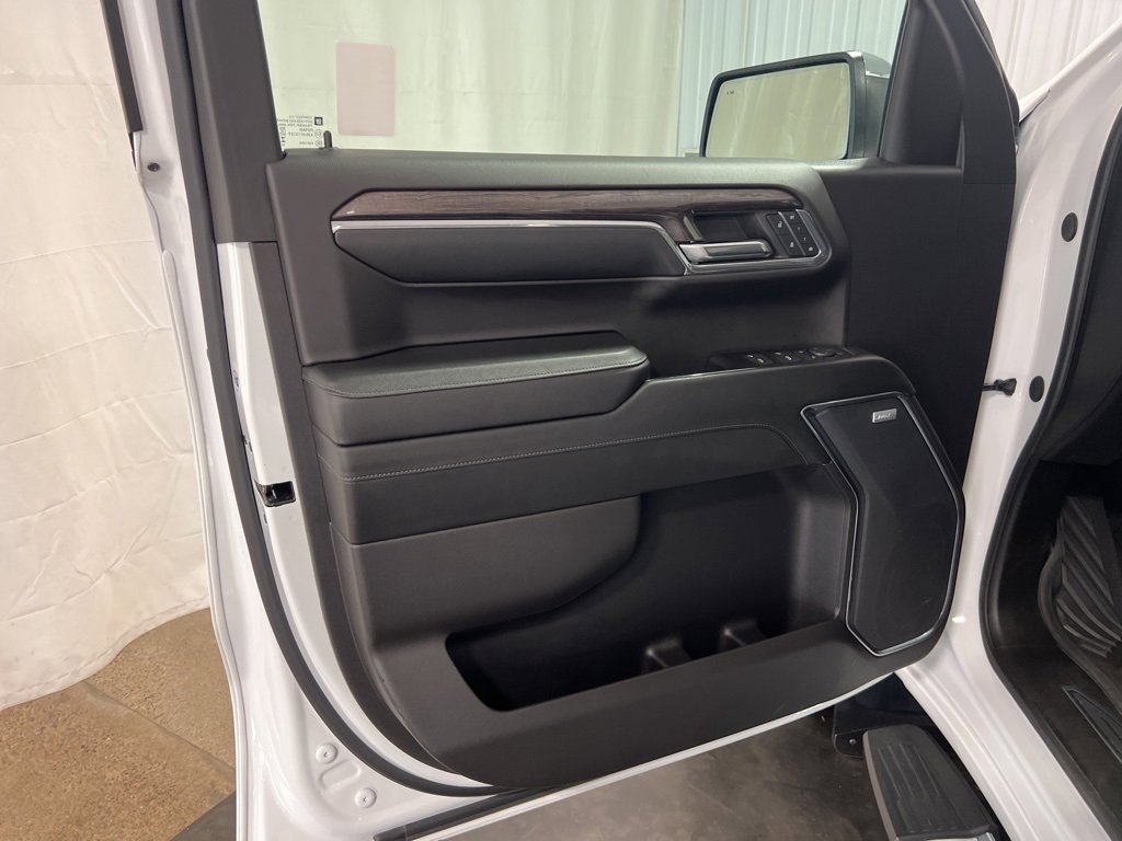 2024 Chevrolet Silverado 1500 LTZ photo 4