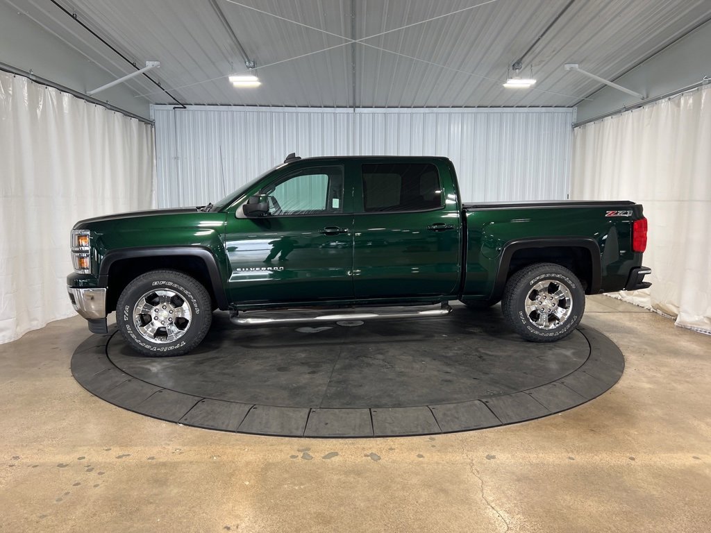 Used 2015 Chevrolet Silverado 1500 LT with VIN 3GCUKREC2FG155589 for sale in Menomonie, WI