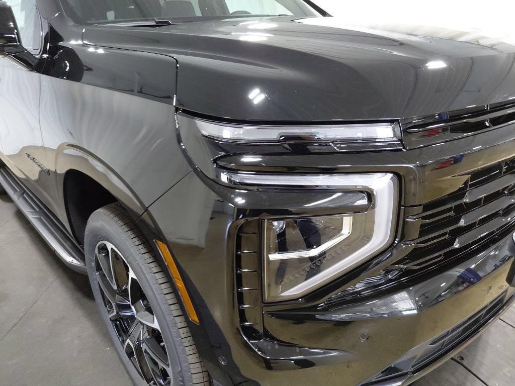 2026 Chevrolet Suburban RST - Photo 12