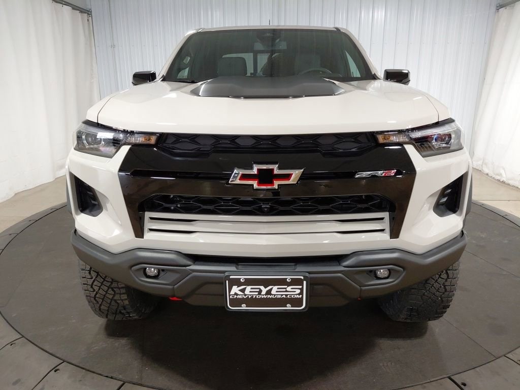 2026 Chevrolet Colorado ZR2 - Photo 12