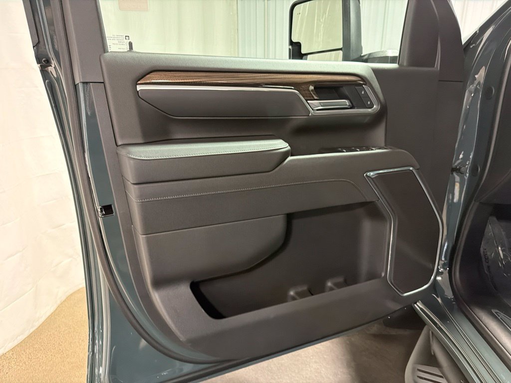 2026 Chevrolet Silverado 3500 HD LT - Photo 4
