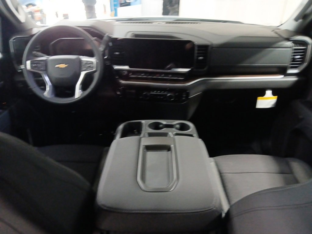 2026 Chevrolet Silverado 1500 LT photo 3