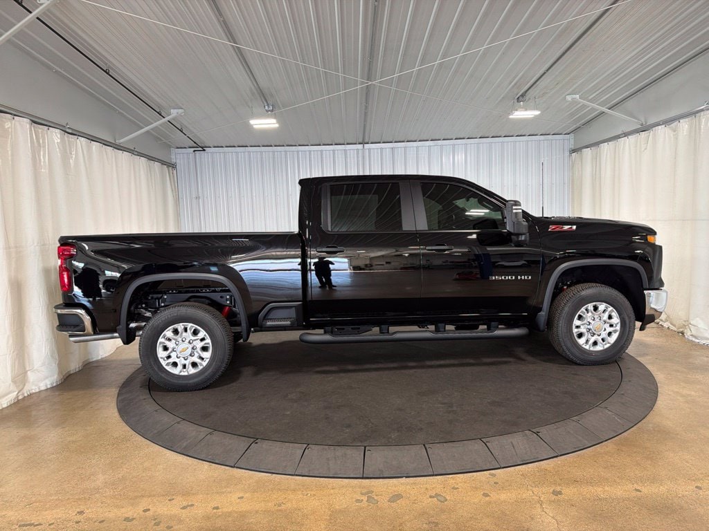 2026 Chevrolet Silverado 3500 HD Work Truck - Photo 10