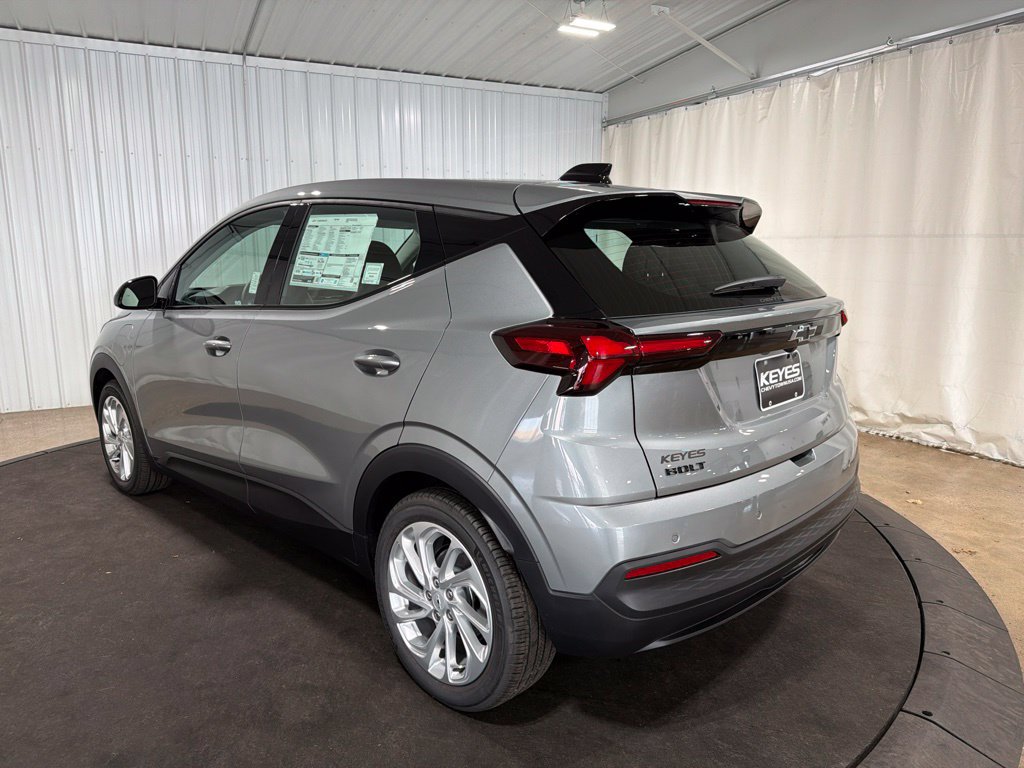 2027 Chevrolet Bolt LT - Photo 6