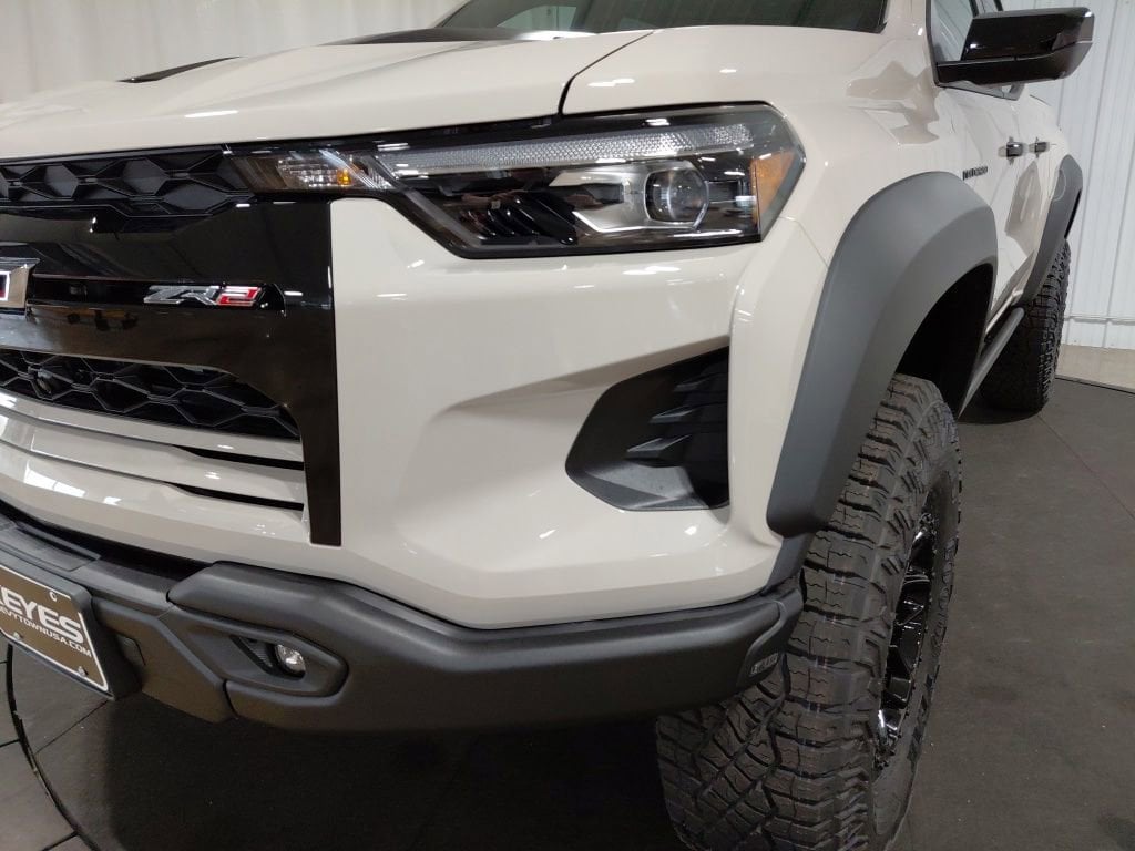 2026 Chevrolet Colorado ZR2 - Photo 13