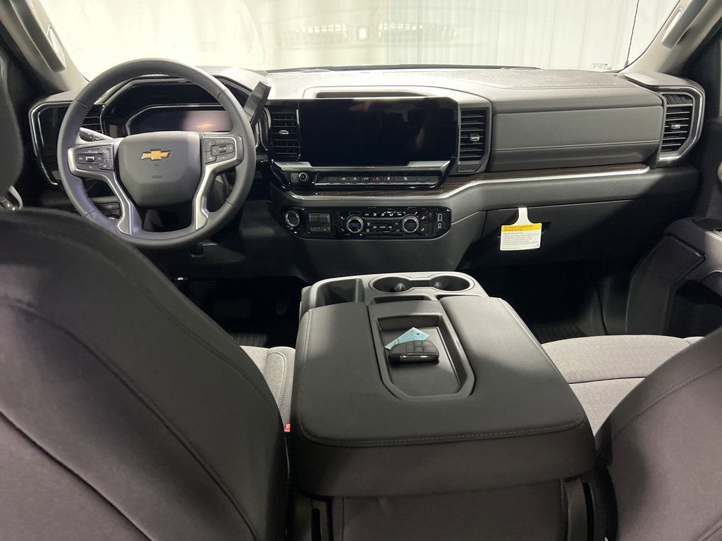 2026 Chevrolet Silverado 1500 LT photo 3