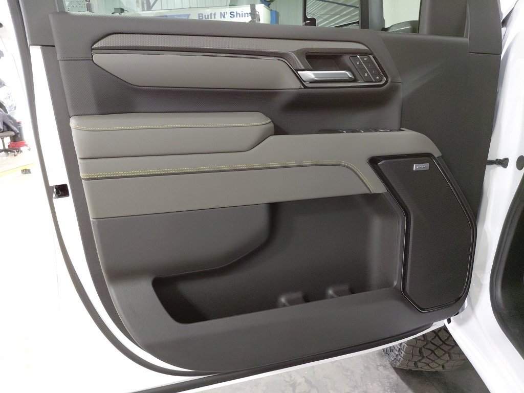 2026 Chevrolet Silverado 2500HD ZR2 photo 4