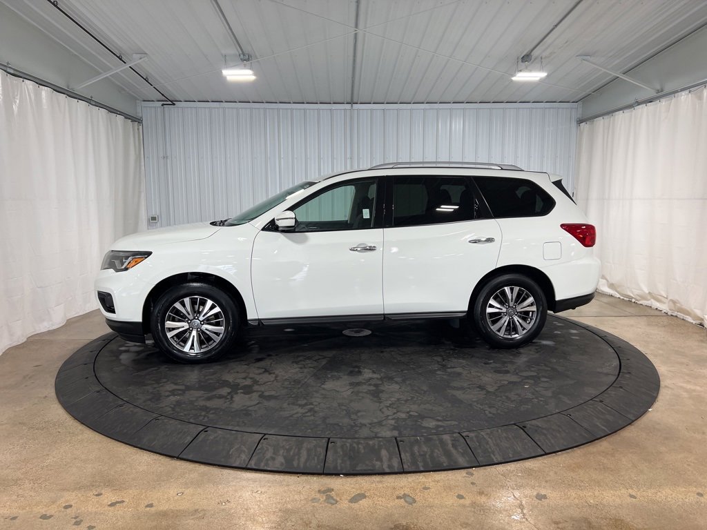 Used 2019 Nissan Pathfinder SV with VIN 5N1DR2MM7KC577377 for sale in Menomonie, WI