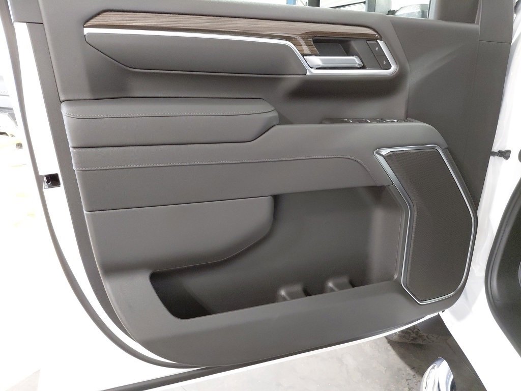 2026 Chevrolet Silverado 3500HD LT photo 4