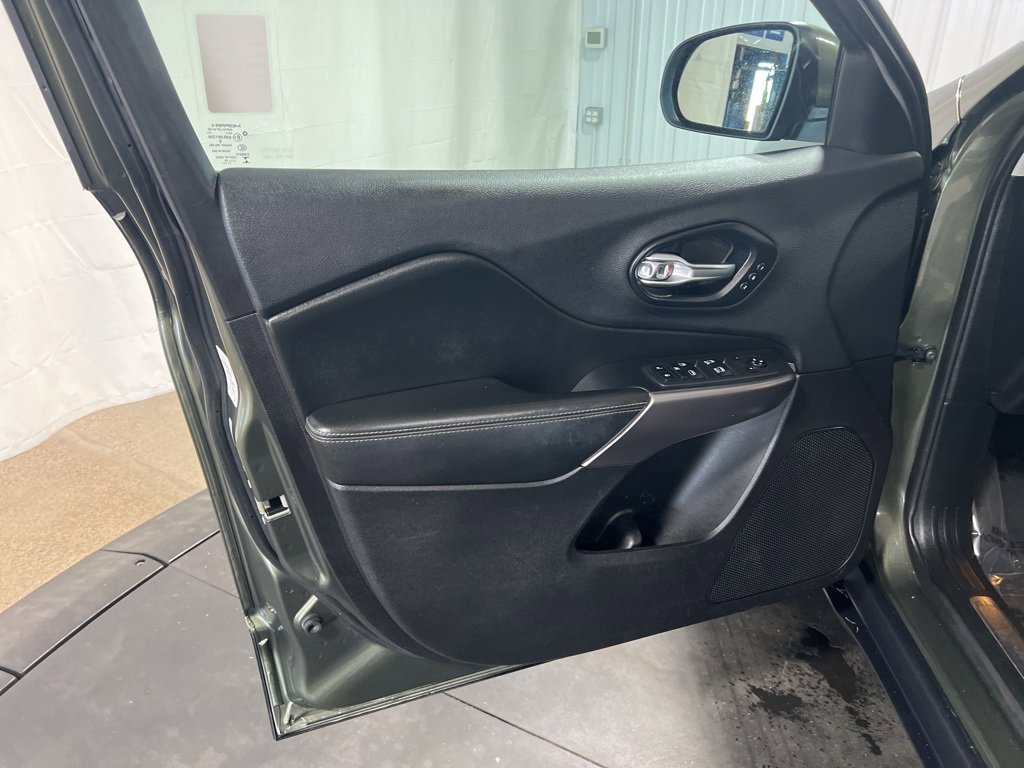 2019 Jeep Cherokee Limited photo 4