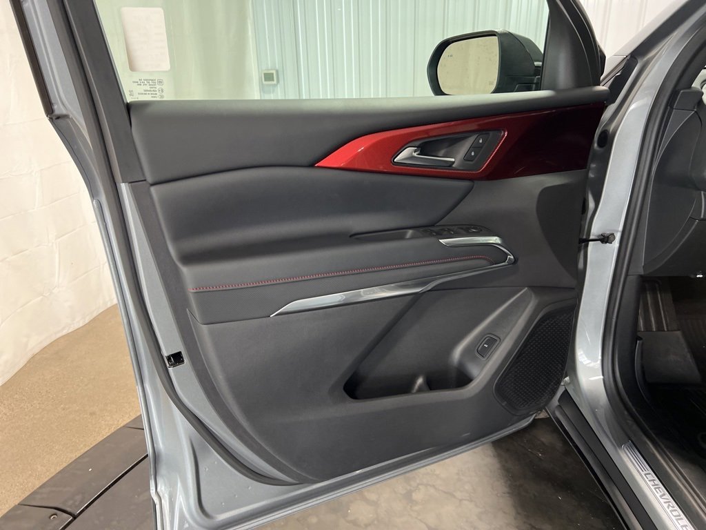 2026 Chevrolet Traverse Z71 photo 2