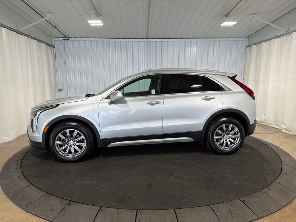 Used 2019 Cadillac XT4 Premium Luxury with VIN 1GYFZDR46KF117444 for sale in Menomonie, WI
