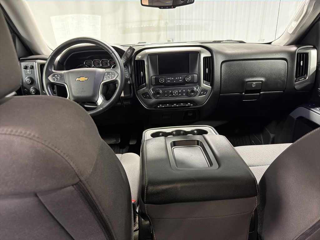 2016 Chevrolet Silverado 1500 LT photo 2