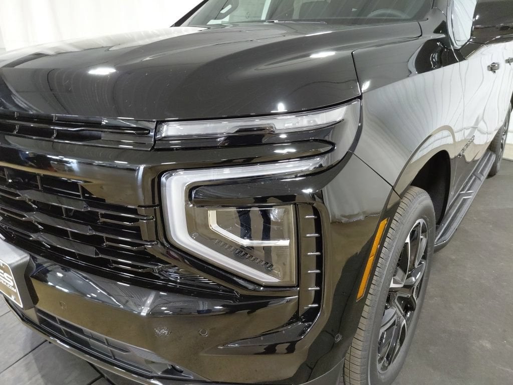 2026 Chevrolet Suburban RST - Photo 13