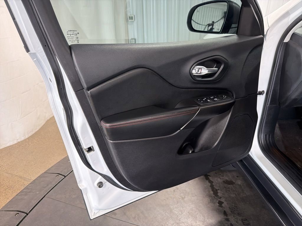 Used 2020 Jeep Cherokee Trailhawk