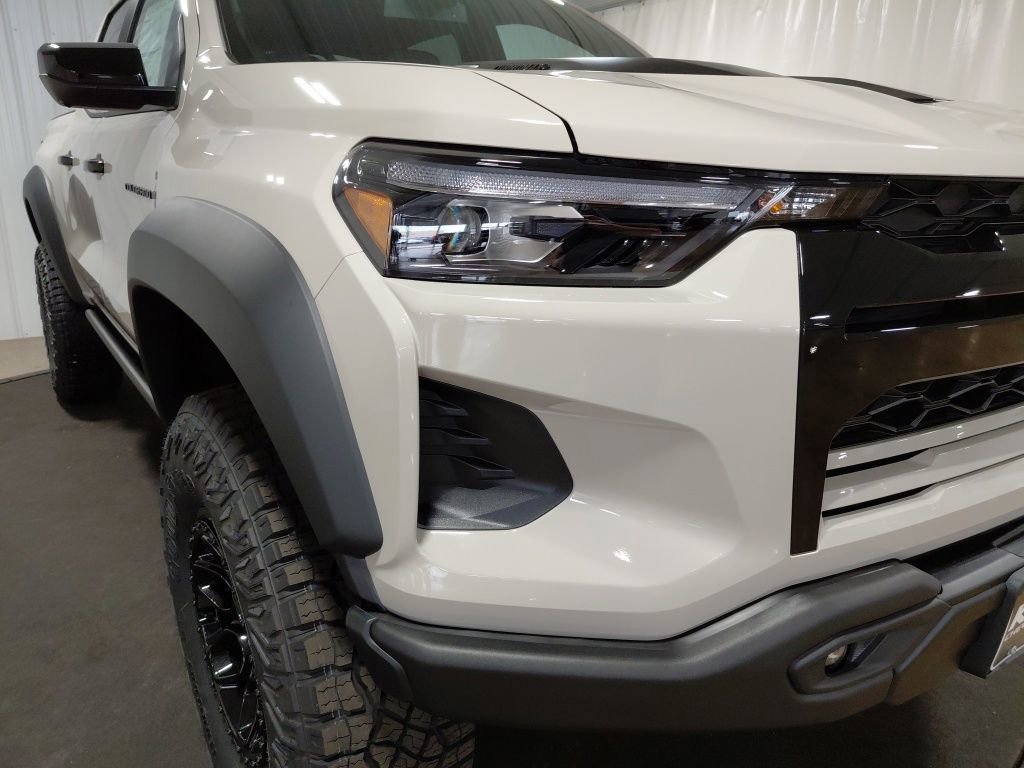 2026 Chevrolet Colorado ZR2 - Photo 14