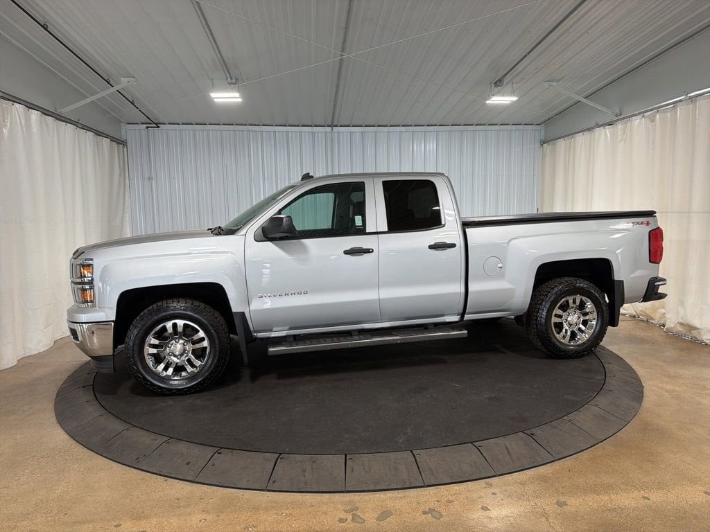Used 2014 Chevrolet Silverado 1500 LT with VIN 1GCVKREC0EZ339142 for sale in Menomonie, WI