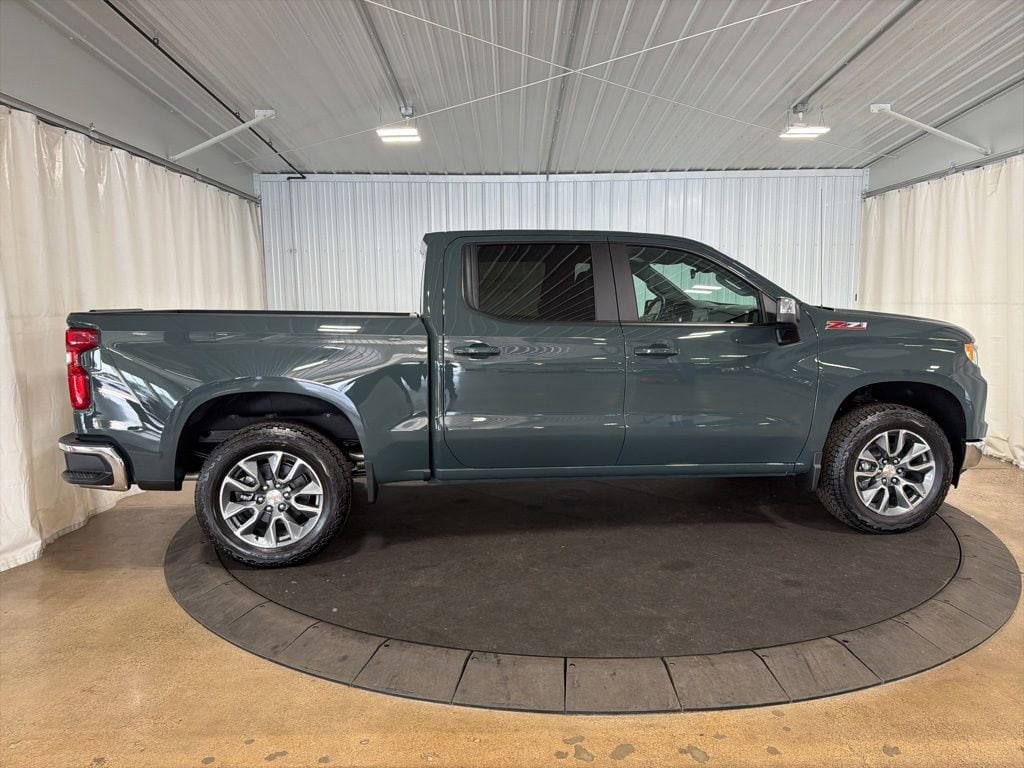 2026 Chevrolet Silverado 1500 LT - Photo 10