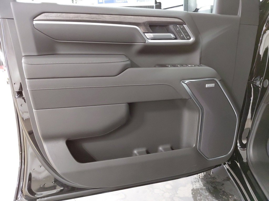 2026 Chevrolet Silverado 3500HD LTZ photo 2