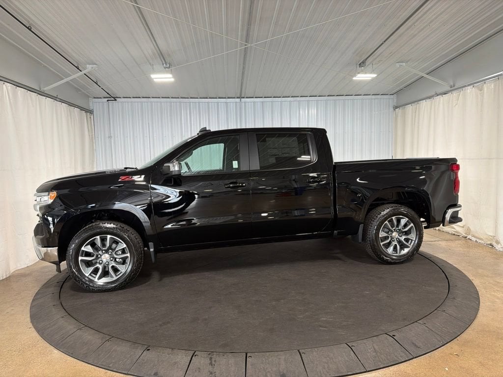 2026 Chevrolet Silverado 1500 LT - Photo 2