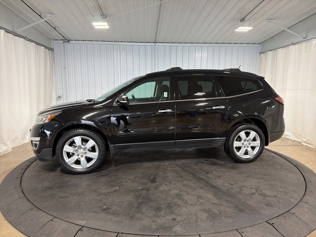 Used 2017 Chevrolet Traverse LT SUV