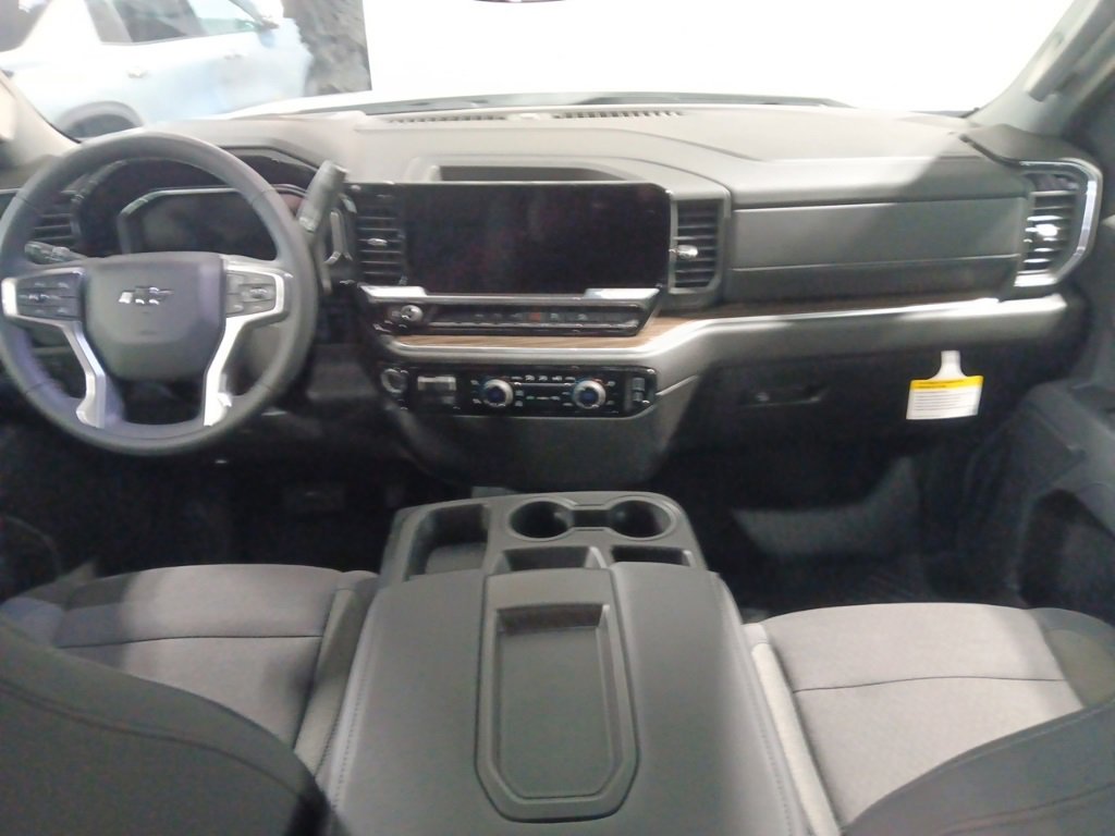 2026 Chevrolet Silverado 1500 RST photo 3