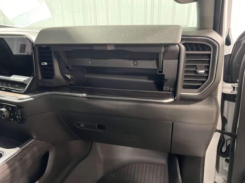 2024 Chevrolet Silverado 1500 LTZ - Photo 25