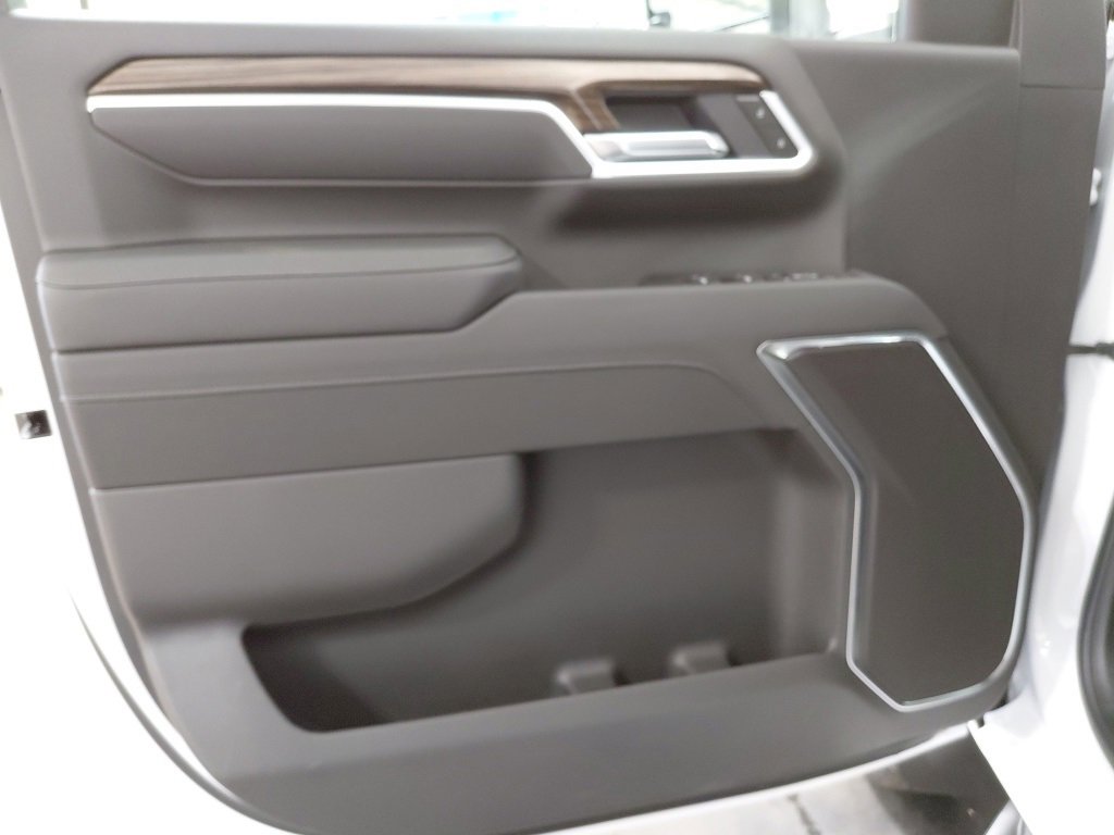 2026 Chevrolet Silverado 2500HD LT photo 4