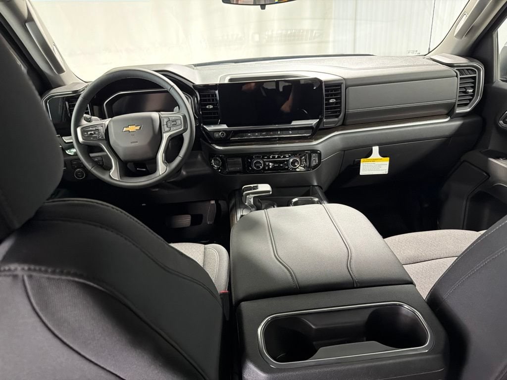 2026 Chevrolet Silverado 1500 LT - Photo 3