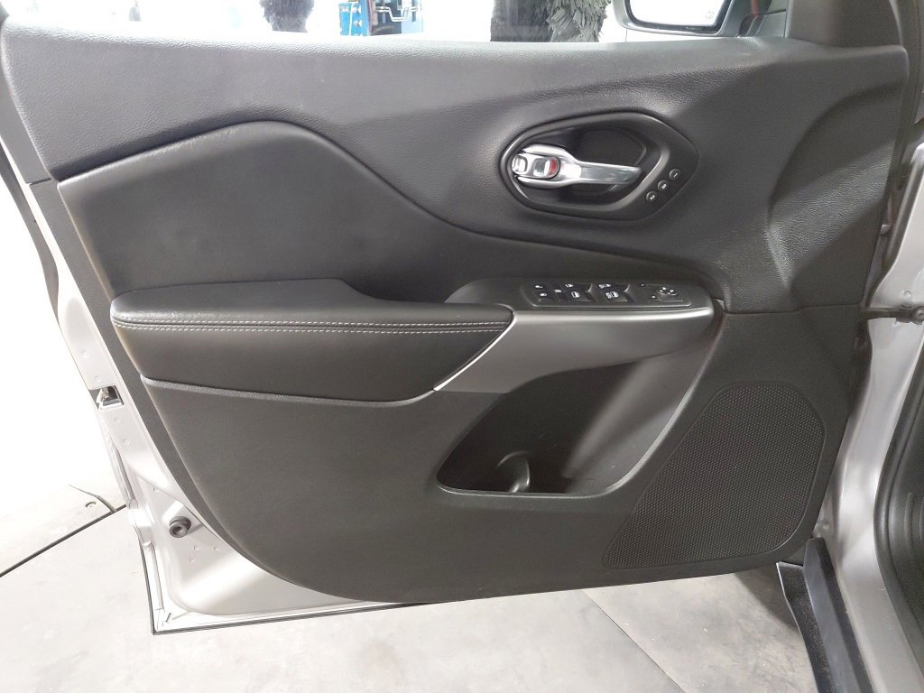 2019 Jeep Cherokee Limited photo 4