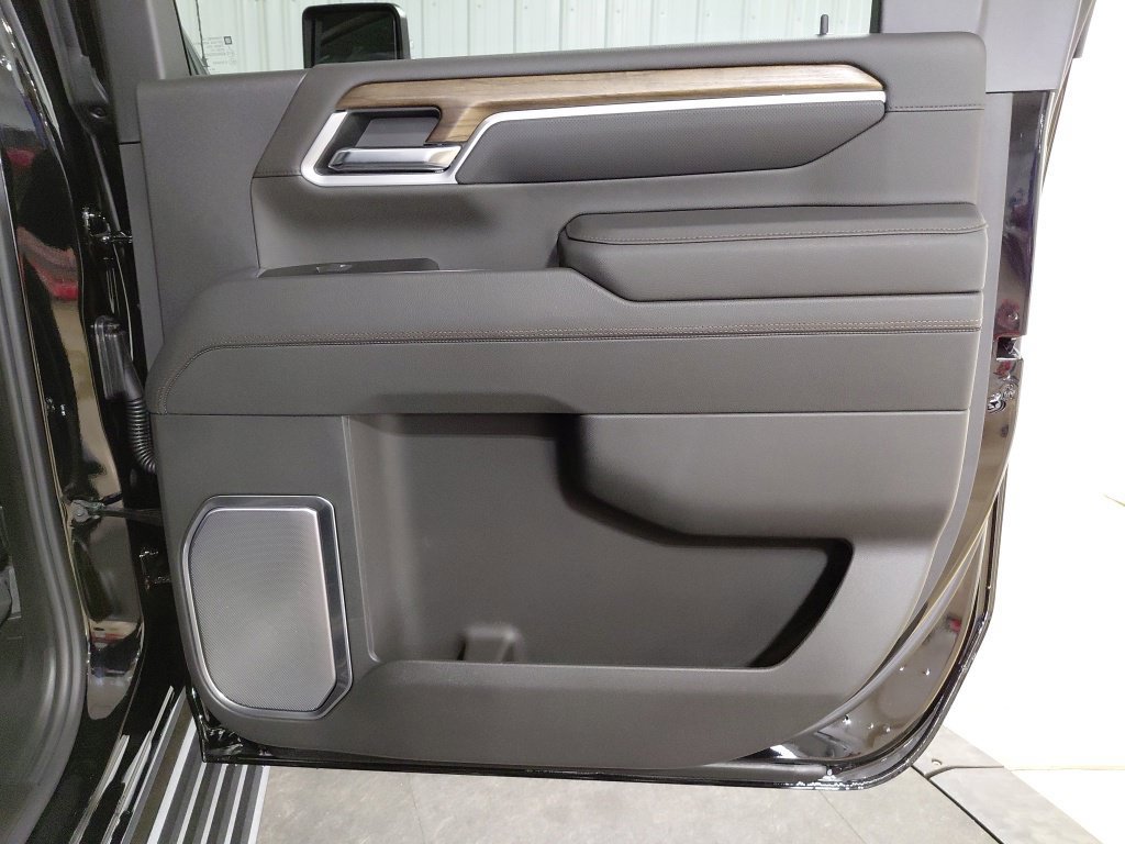 2026 Chevrolet Silverado 3500HD High Country - Photo 18