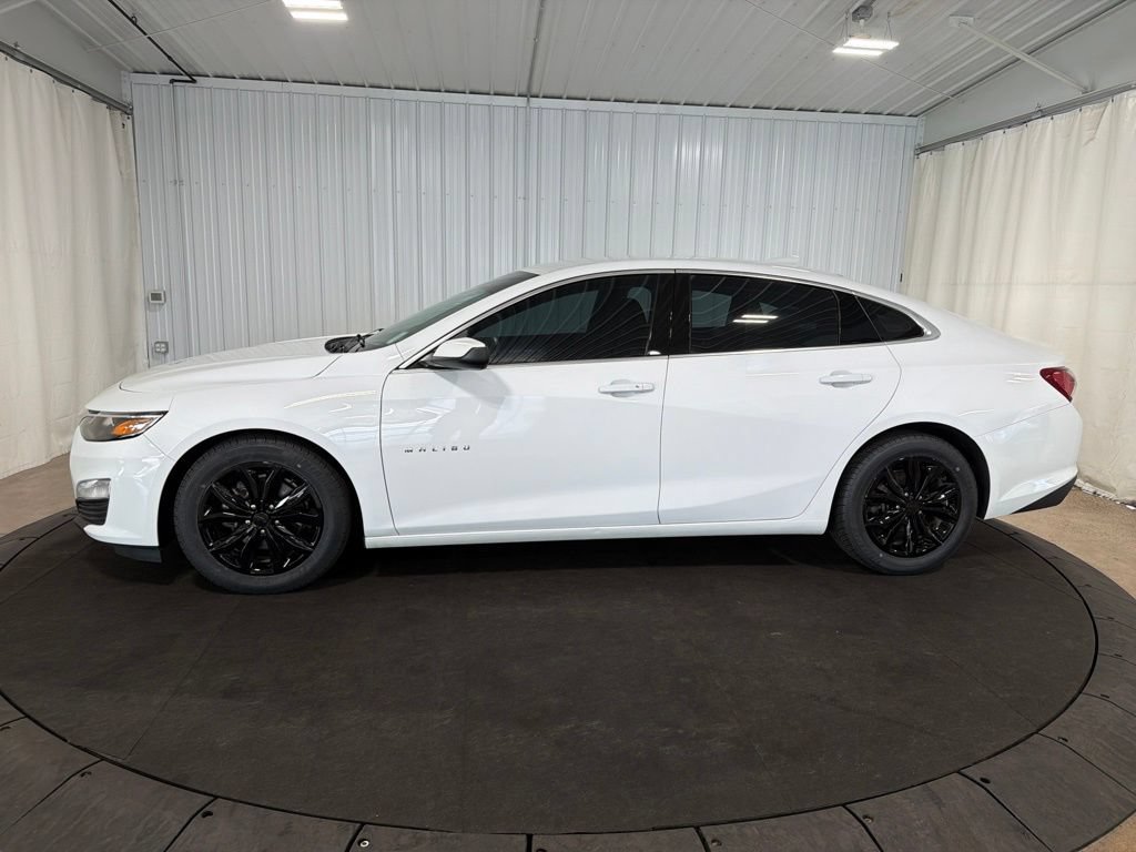 Used 2020 Chevrolet Malibu 1LT with VIN 1G1ZD5ST7LF032972 for sale in Menomonie, WI