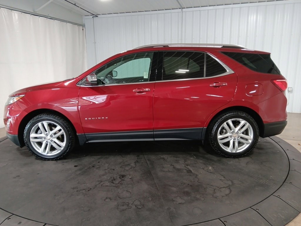 Used 2020 Chevrolet Equinox Premier with VIN 3GNAXYEX5LS644764 for sale in Menomonie, WI