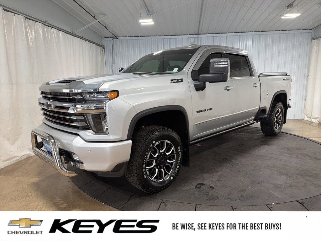 2022 Chevrolet Silverado 3500HD High Country's photo