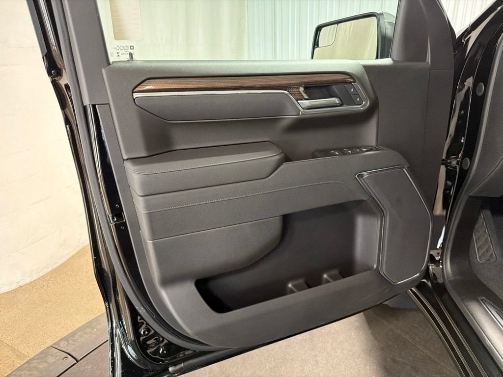 2026 Chevrolet Silverado 1500 LT - Photo 4