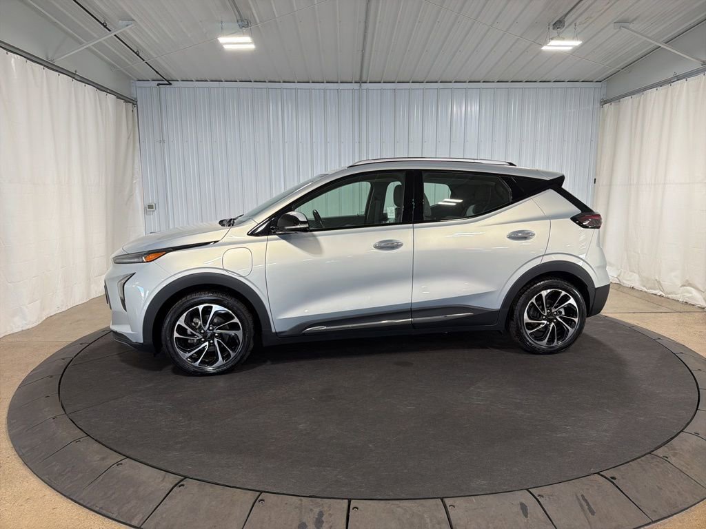 Used 2022 Chevrolet Bolt EUV Premier with VIN 1G1FZ6S04N4110624 for sale in Menomonie, WI
