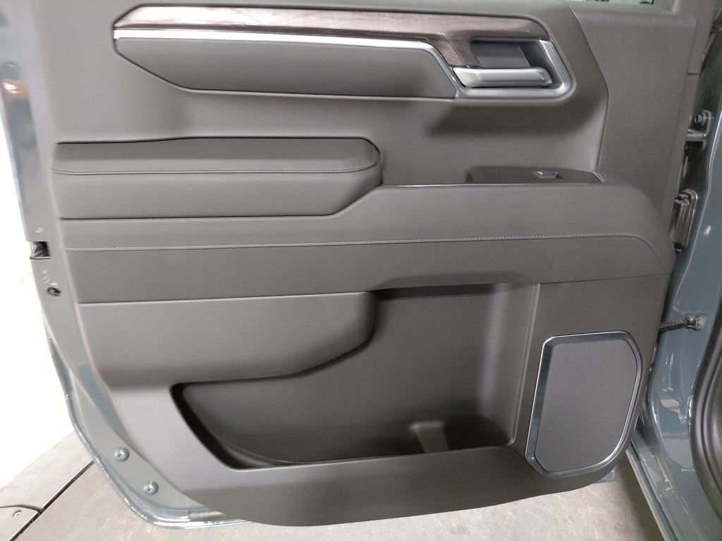 2026 Chevrolet Silverado 1500 LTZ - Photo 17