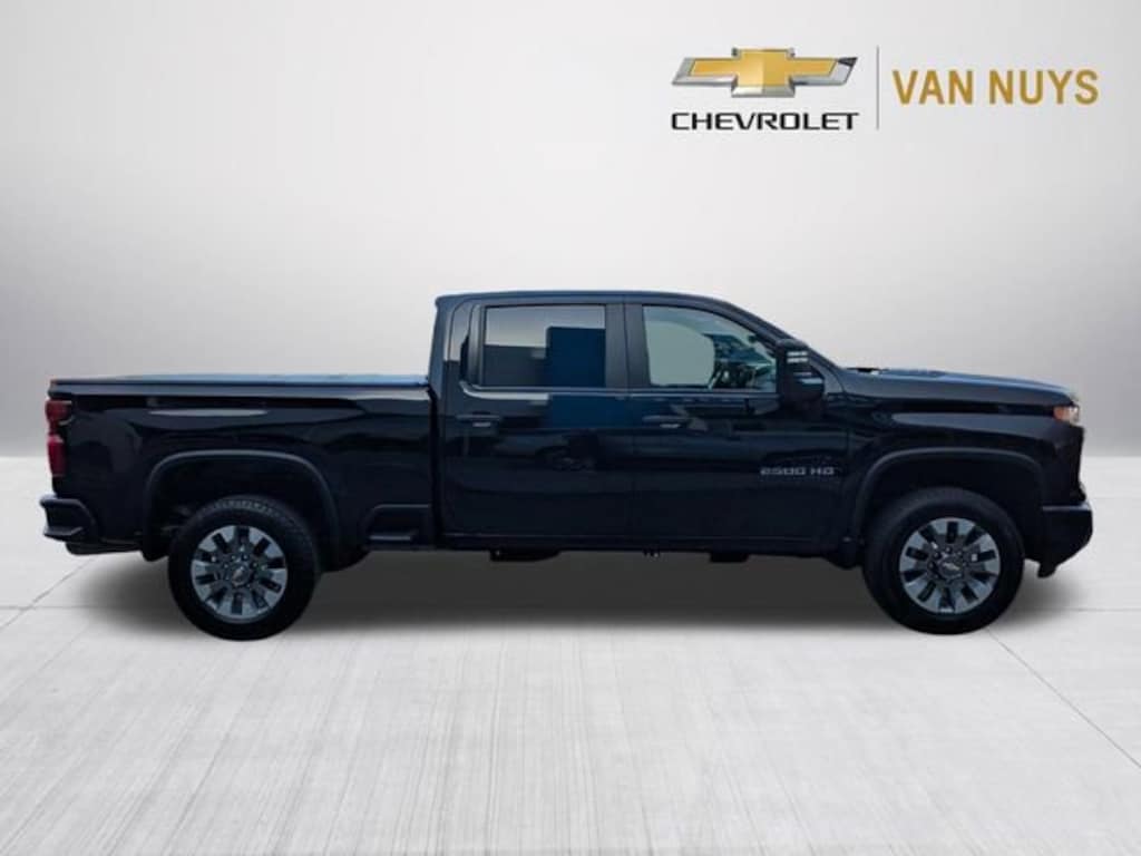 Used 2024 Chevrolet Silverado 2500 HD Custom Truck