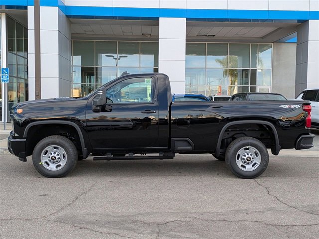 2025 Chevrolet Silverado 2500HD photo 3