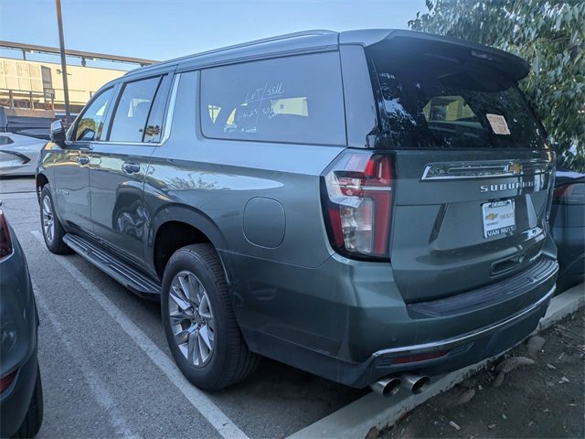 2023 Chevrolet Suburban Premier photo 3