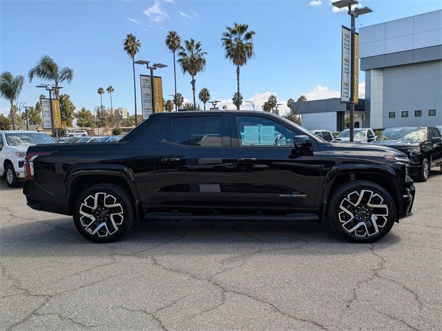 2024 Chevrolet Silverado EV RST photo 4