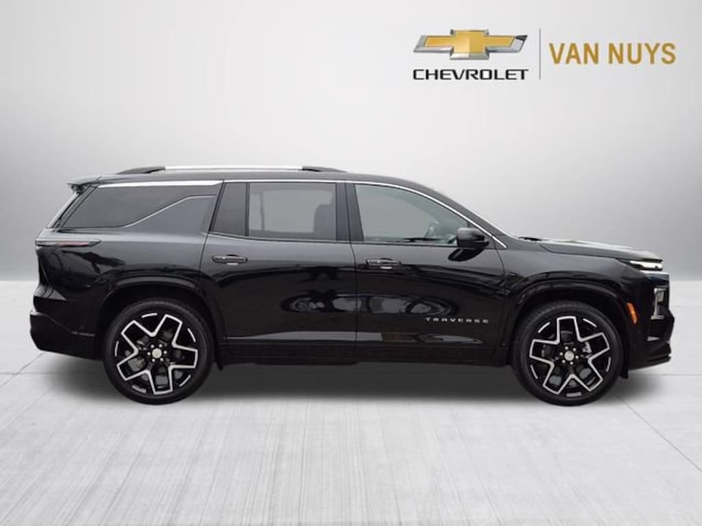 Used 2025 Chevrolet Traverse High Country SUV